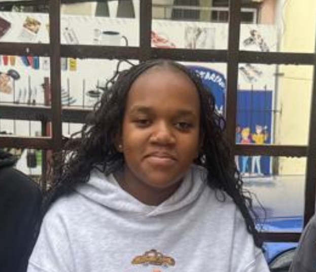 Andrea Estevão photo